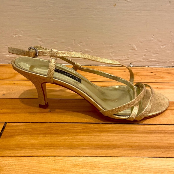 Gold small heel shoes, size 7 - Picture 2 of 2